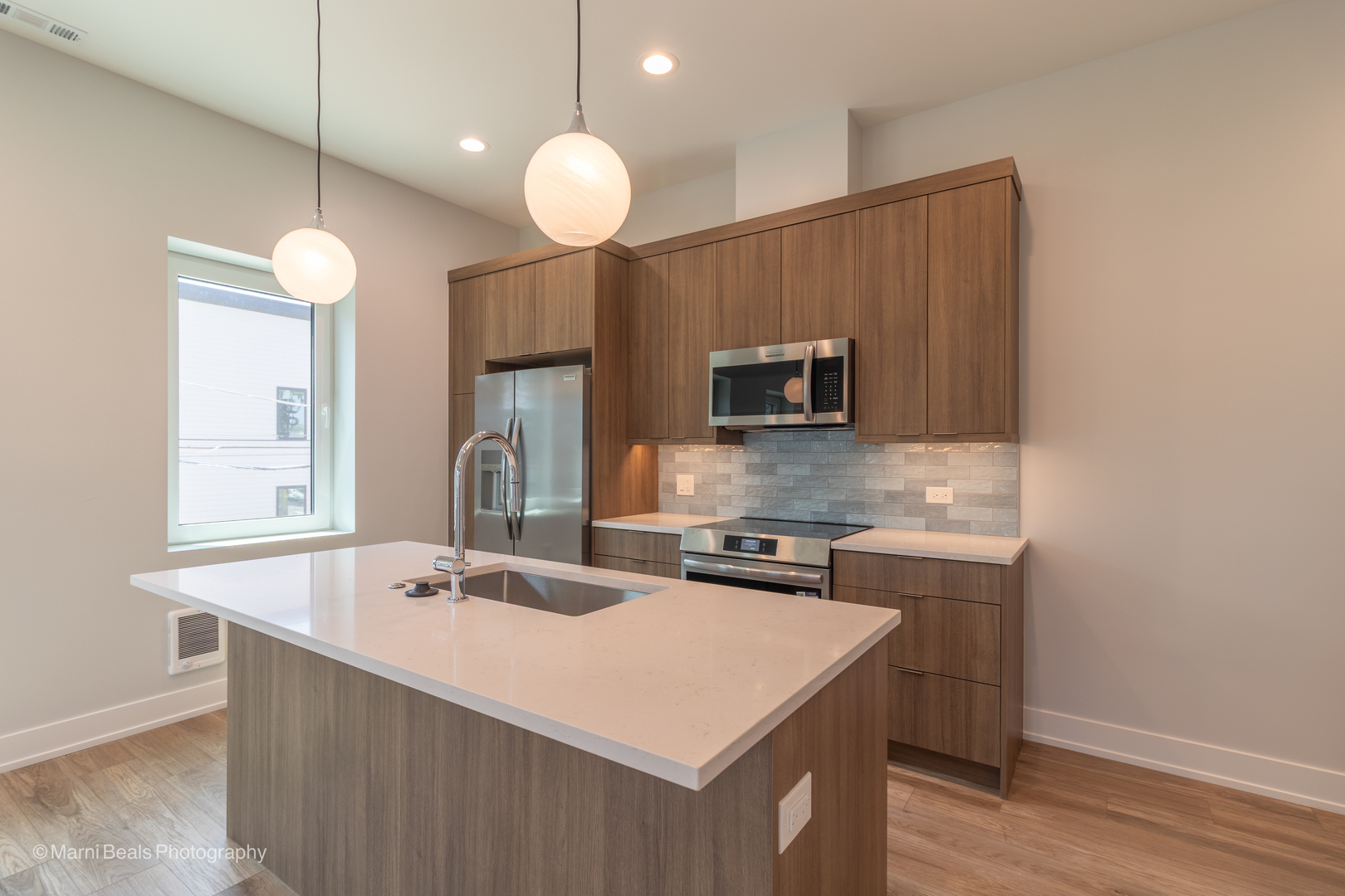 6302 S Champlain Avenue 2e Property Photo 4
