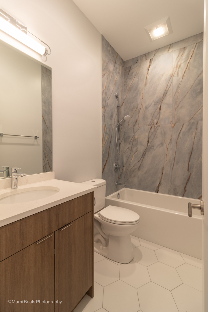 6302 S Champlain Avenue 2e Property Photo 12