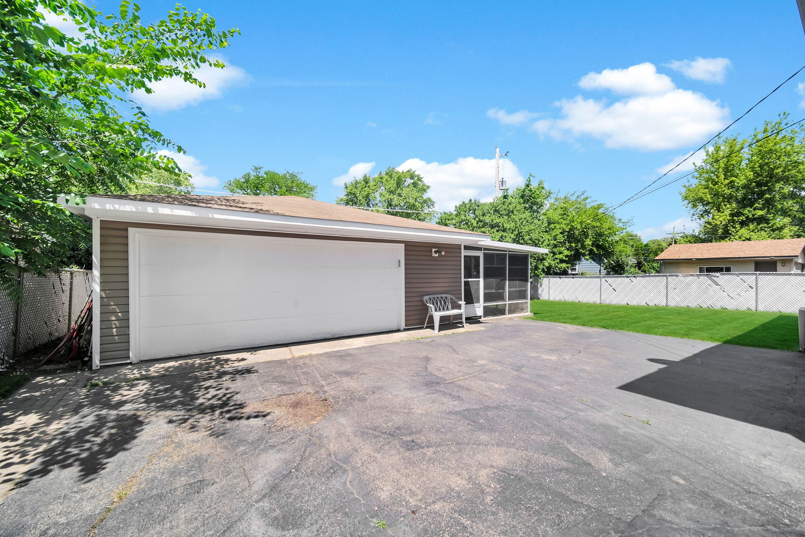 1020 Hahn Place Property Photo 25