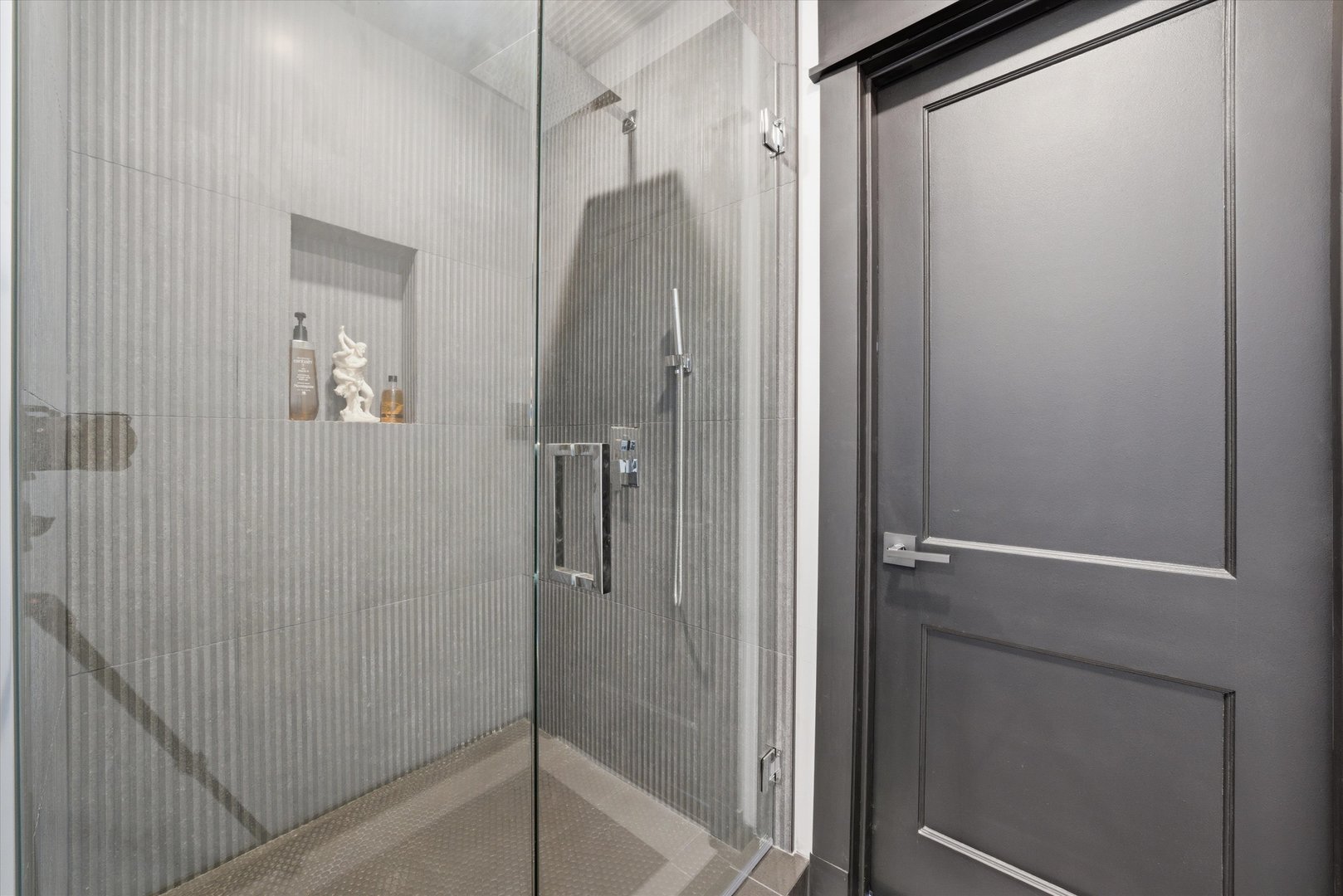2645 Cuyler Avenue Property Photo 19