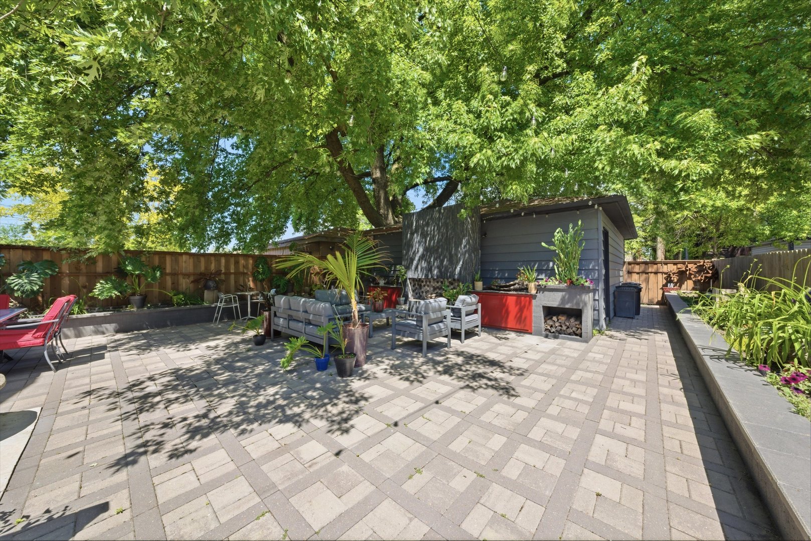 2645 Cuyler Avenue Property Photo 38