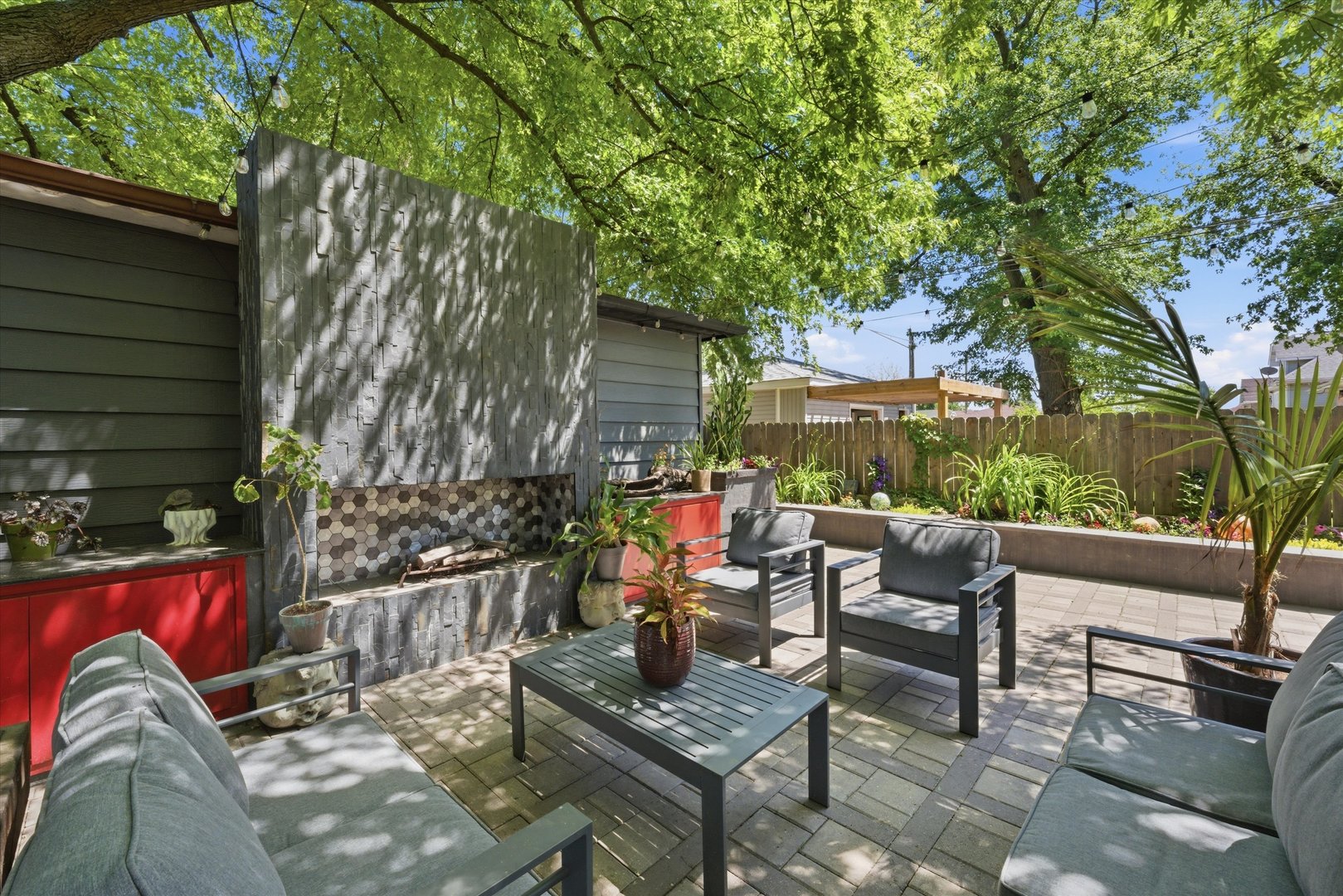 2645 Cuyler Avenue Property Photo 39