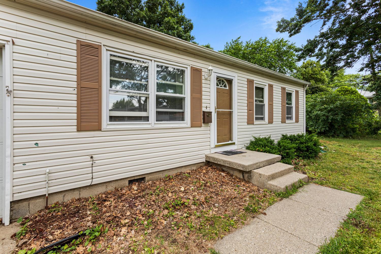 1303 Eastern Drive Property Photo 3