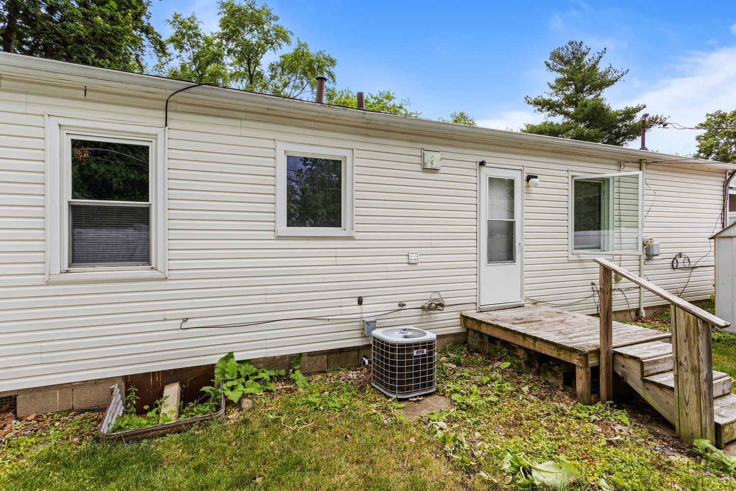 1303 Eastern Drive Property Photo 4