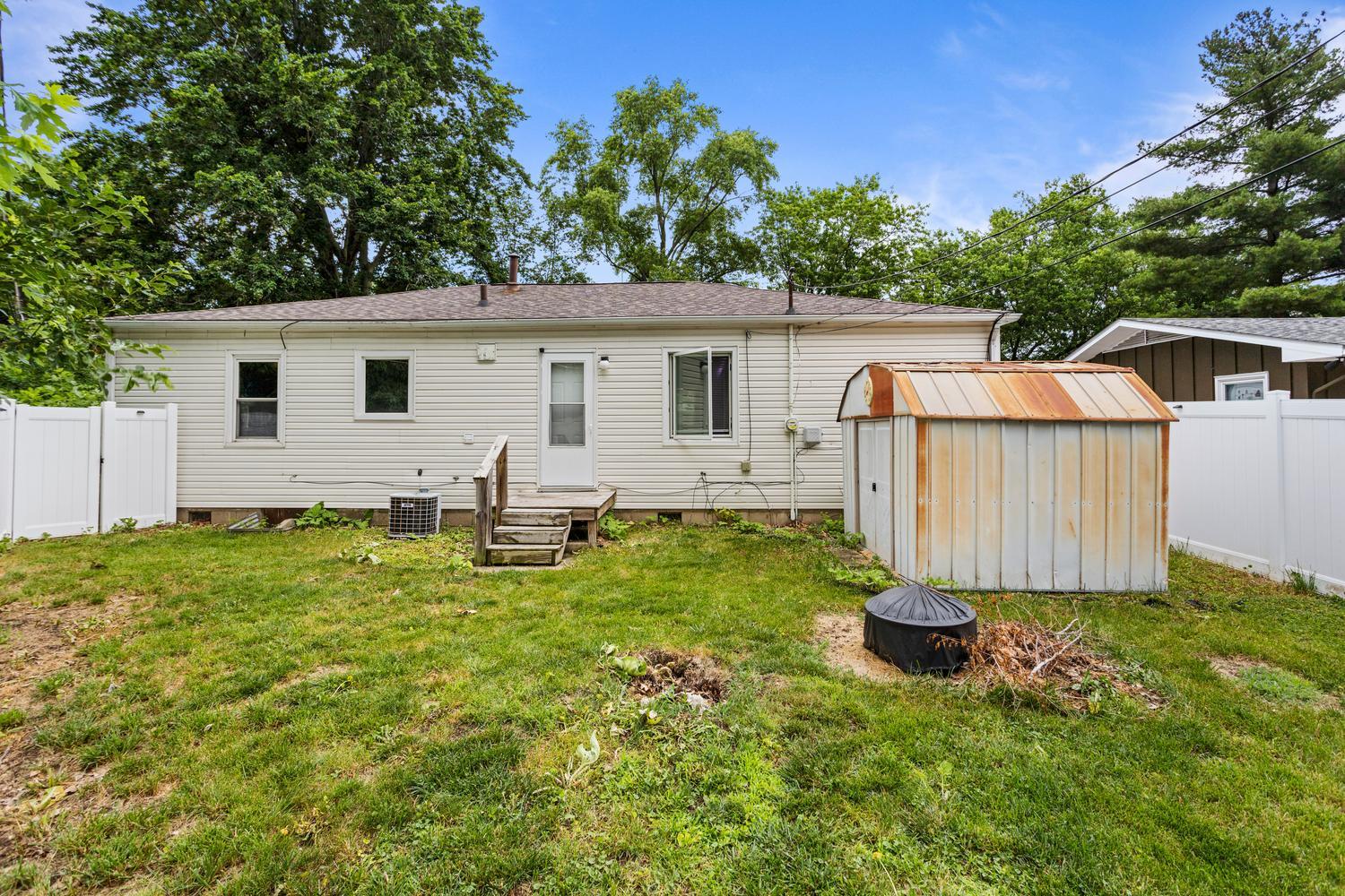 1303 Eastern Drive Property Photo 7