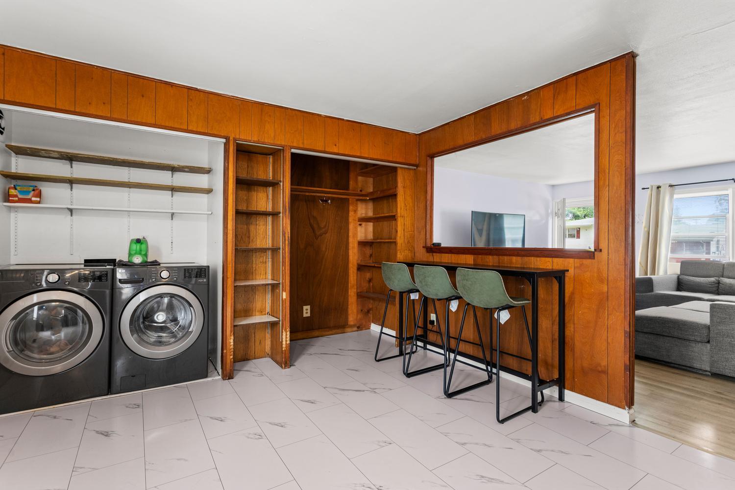 1303 Eastern Drive Property Photo 17
