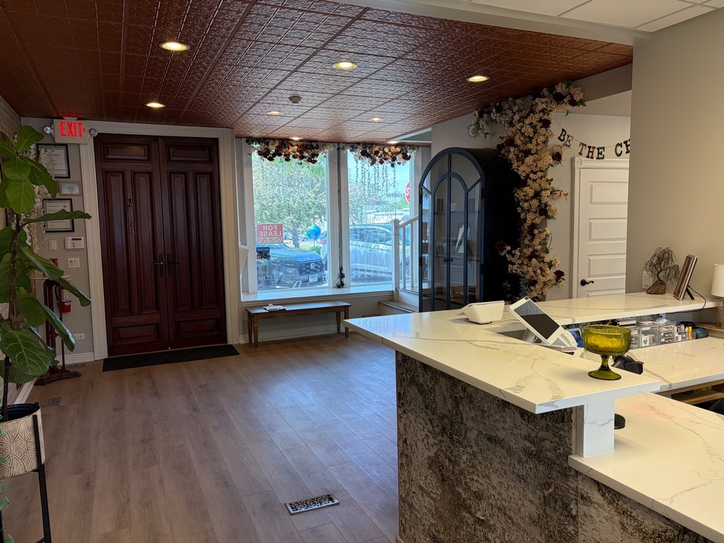 324 N River Street Property Photo 5