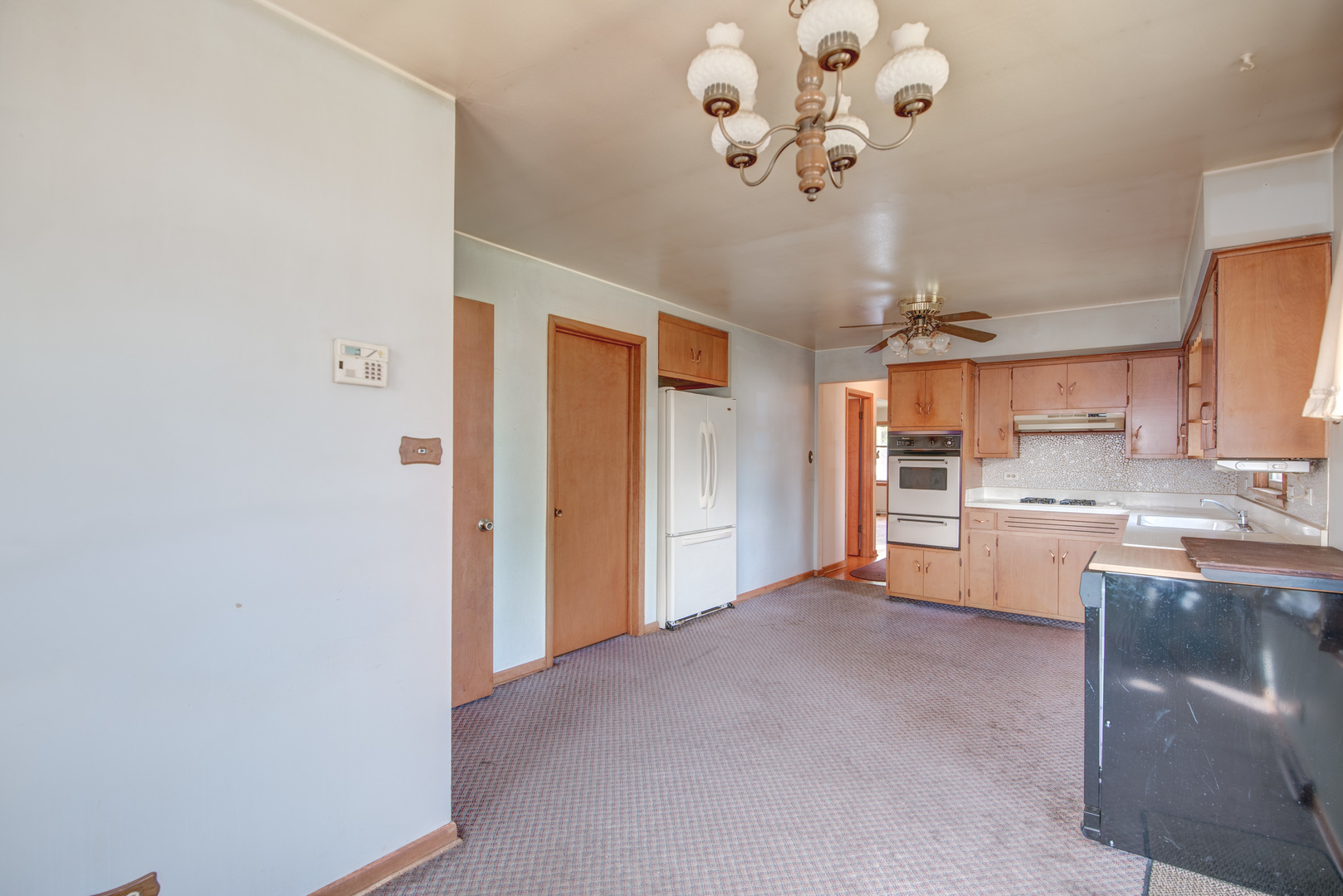 14444 Shepard Drive Property Photo 9