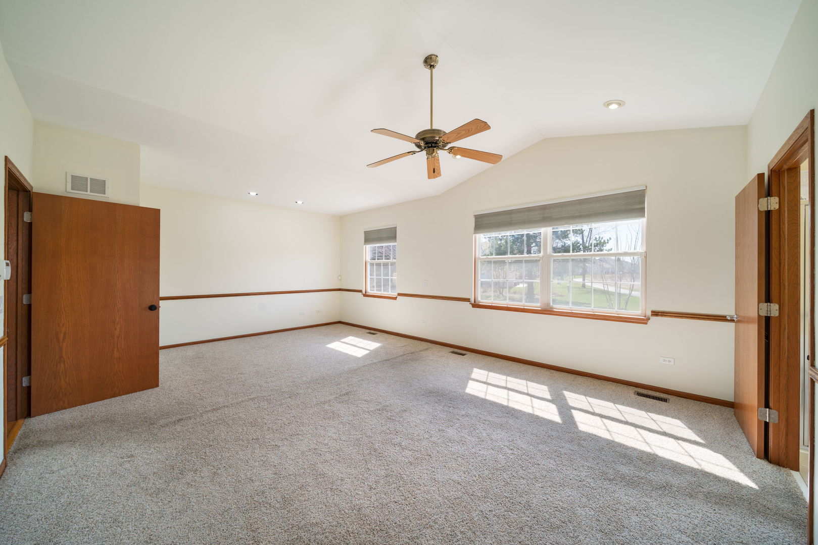 2370 Carillon Drive Property Photo 8