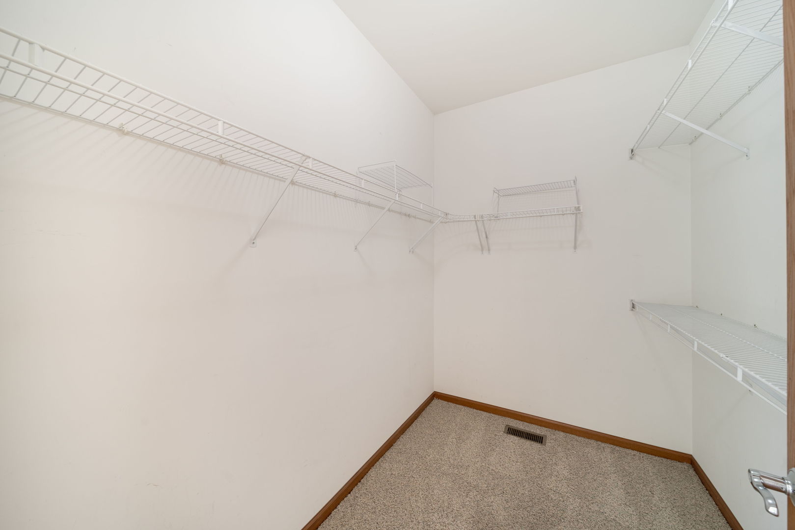 2370 Carillon Drive Property Photo 10