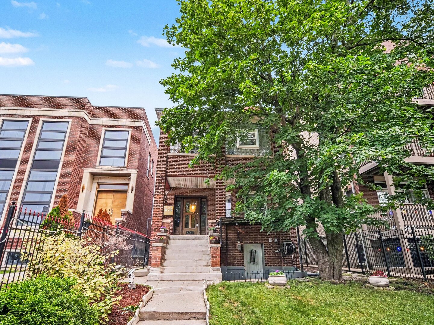 4749 N Dover Street Property Photo 1