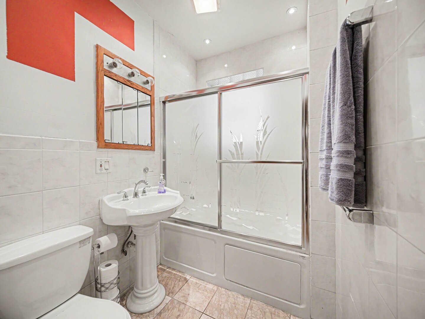4749 N Dover Street Property Photo 8