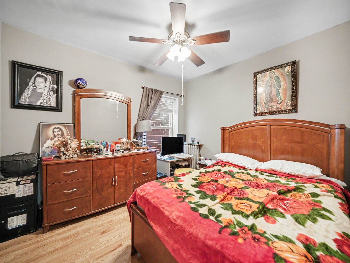 4749 N Dover Street Property Photo 9