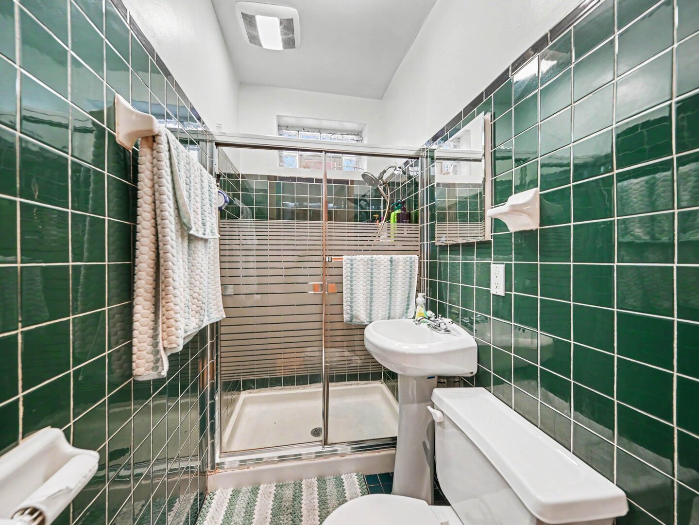 4749 N Dover Street Property Photo 11