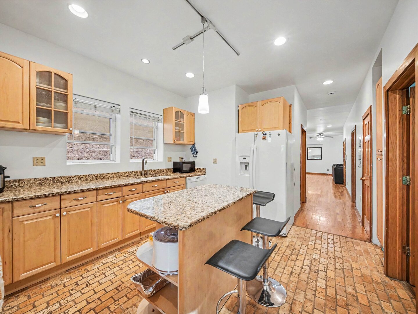 4749 N Dover Street Property Photo 18