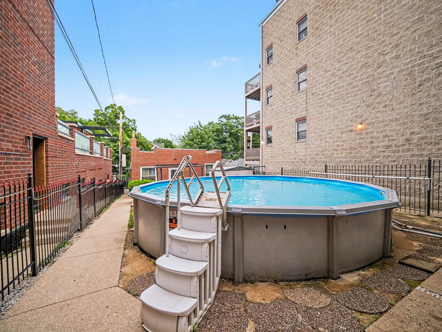 4749 N Dover Street Property Photo 31