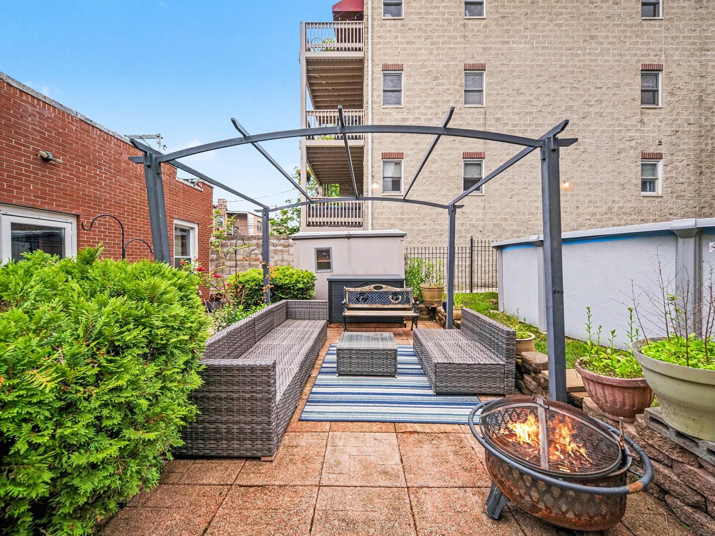 4749 N Dover Street Property Photo 32