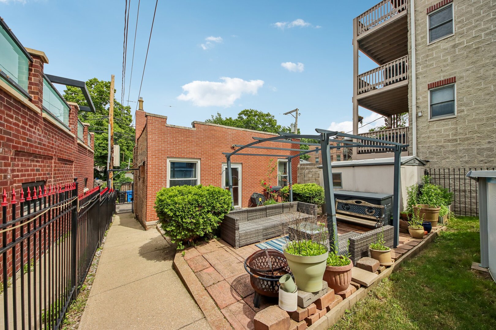 4749 N Dover Street Property Photo 33