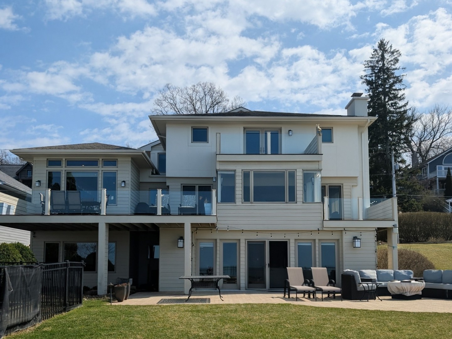 2940 Lake Shore Drive Property Photo 1