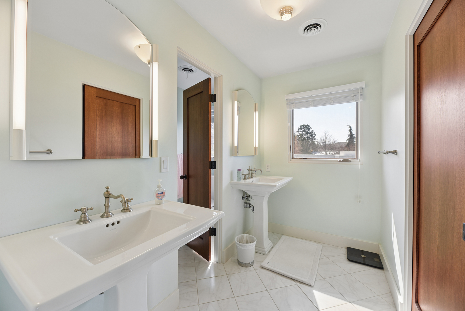2940 Lake Shore Drive Property Photo 28