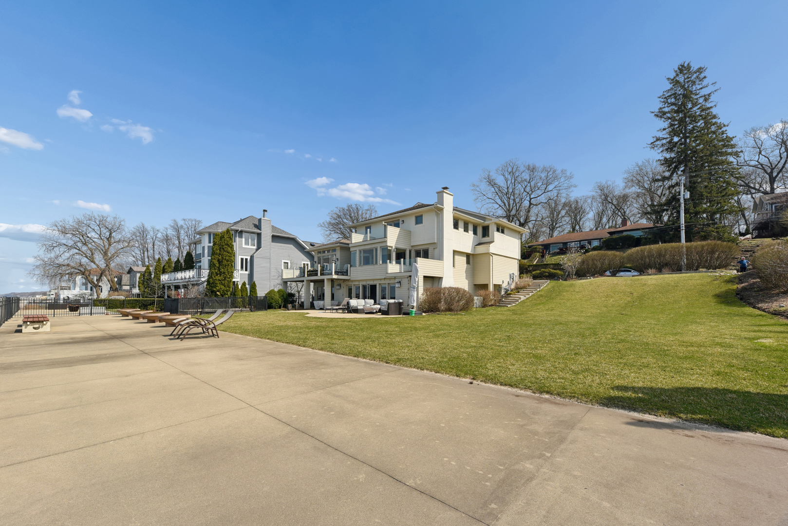 2940 Lake Shore Drive Property Photo 44