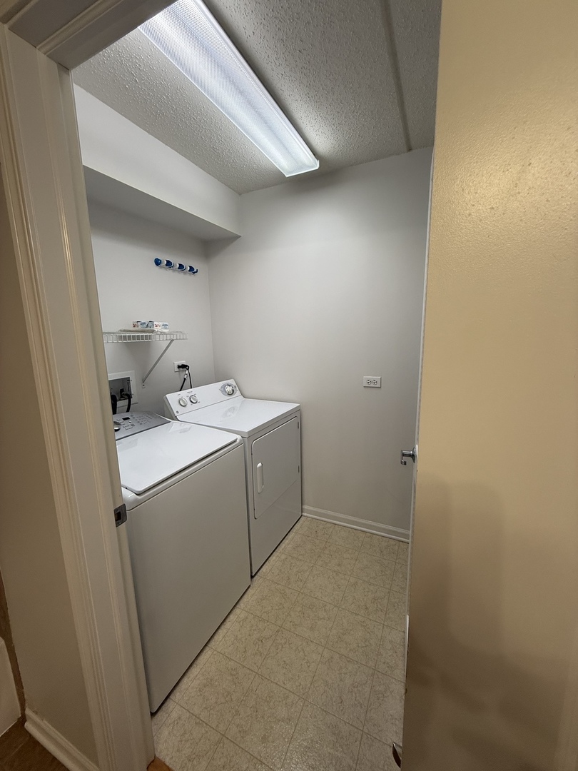390 S Western Avenue 402 Property Photo 5