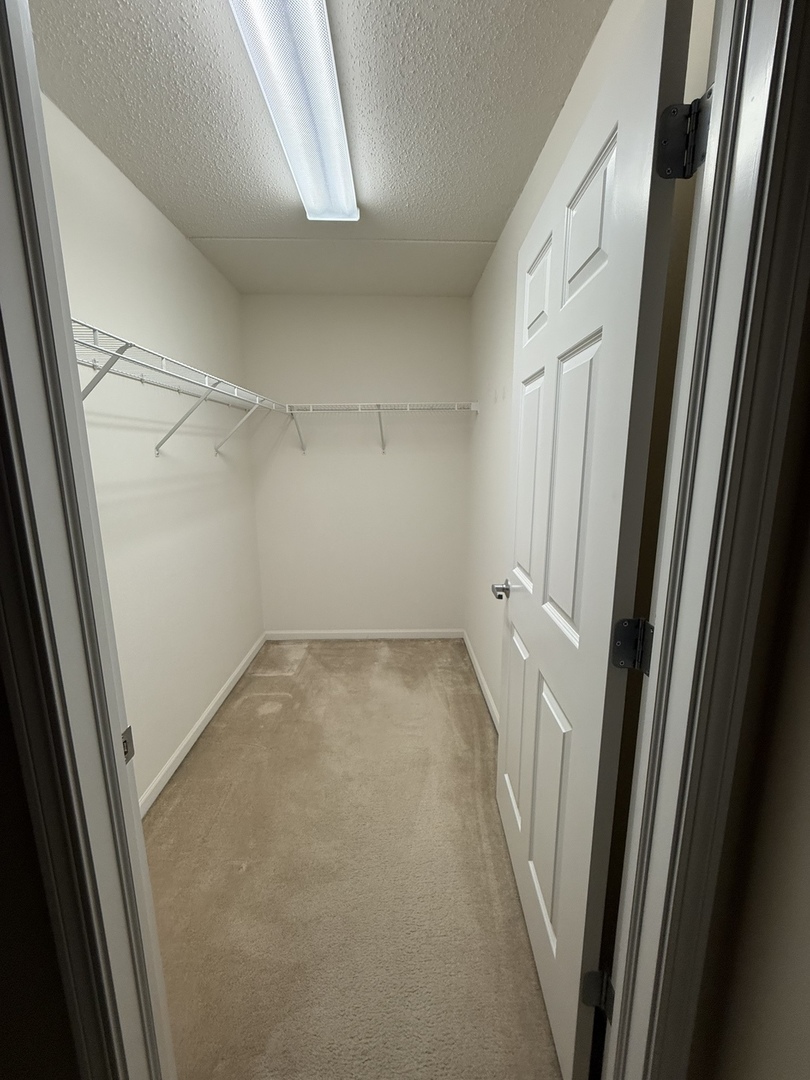 390 S Western Avenue 402 Property Photo 8