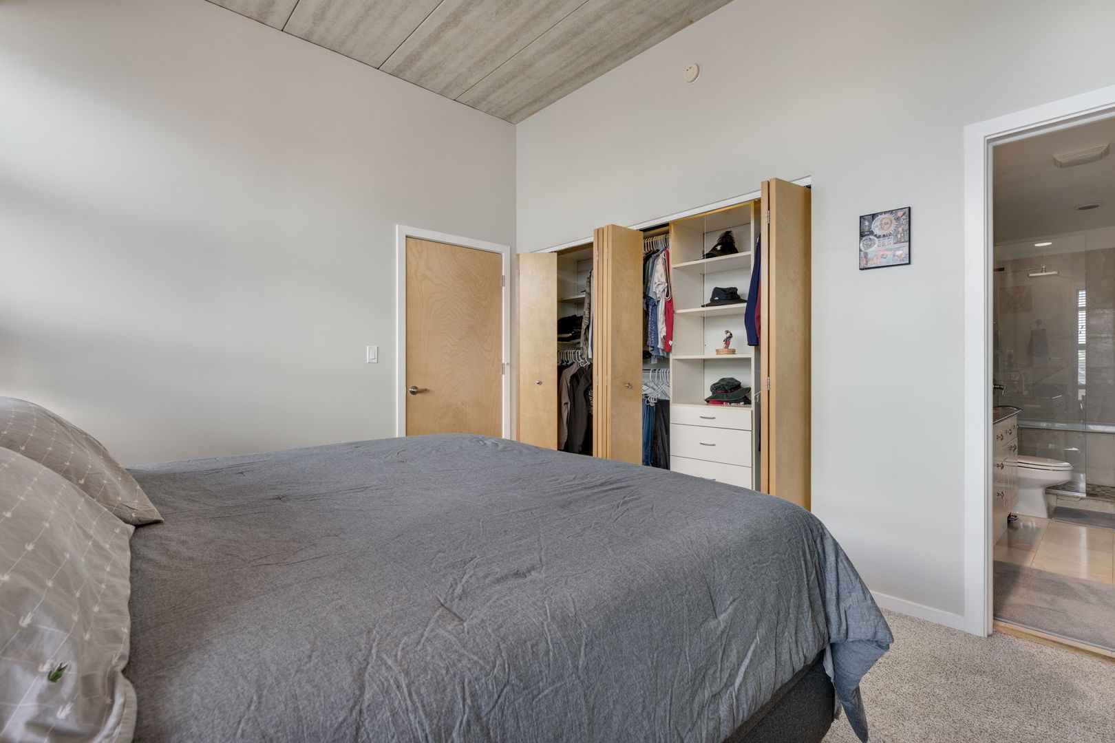 1849 W North Avenue 10 Property Photo 13