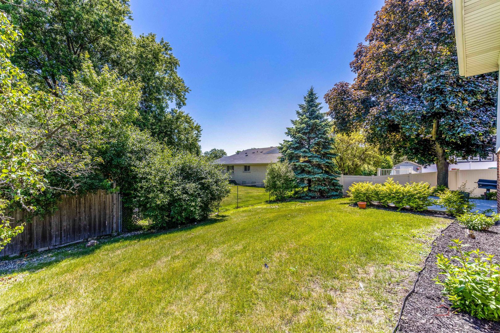14739 Maple Avenue Property Photo 43