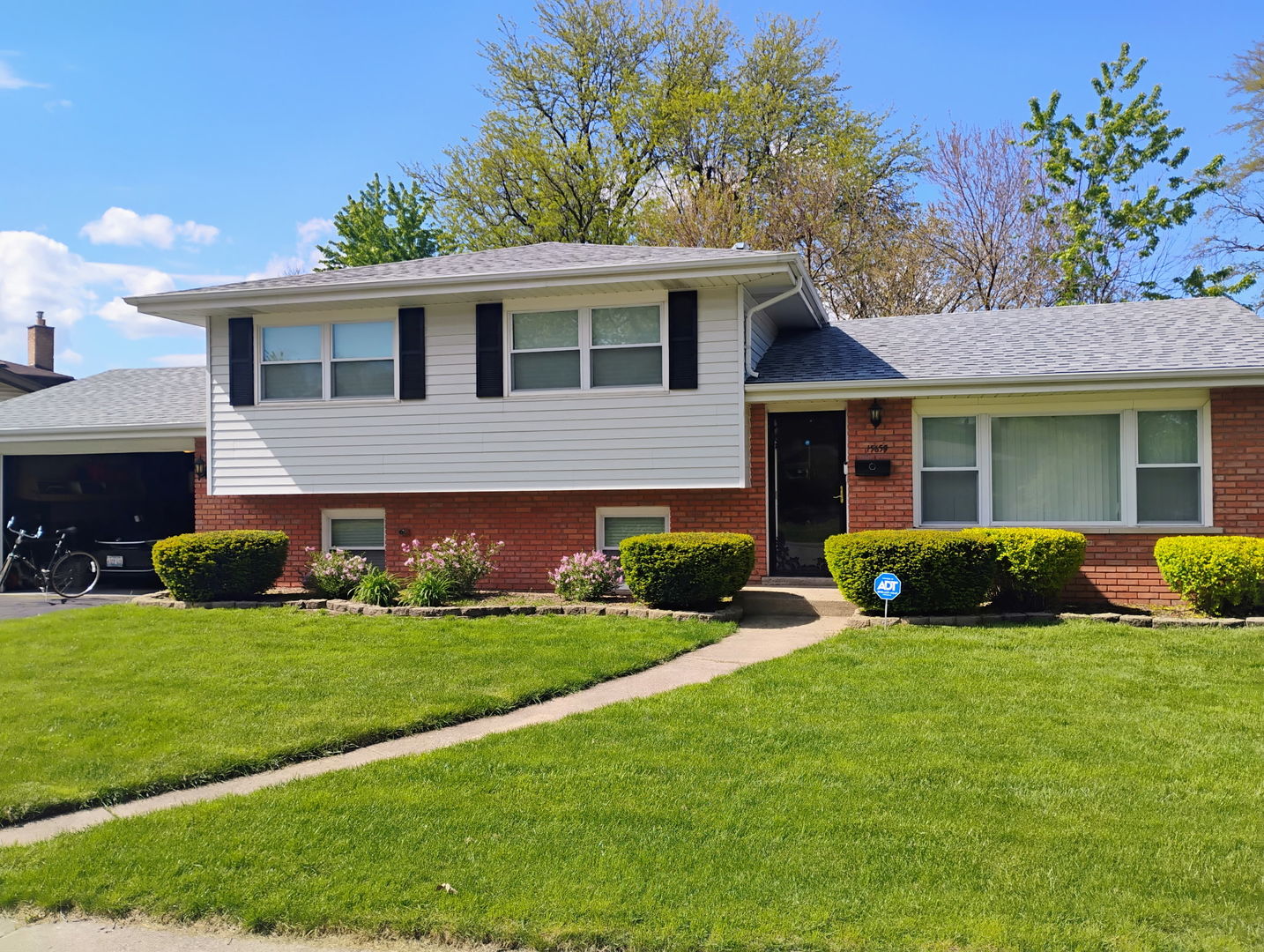 15659 Mutual Terrace Property Photo 1