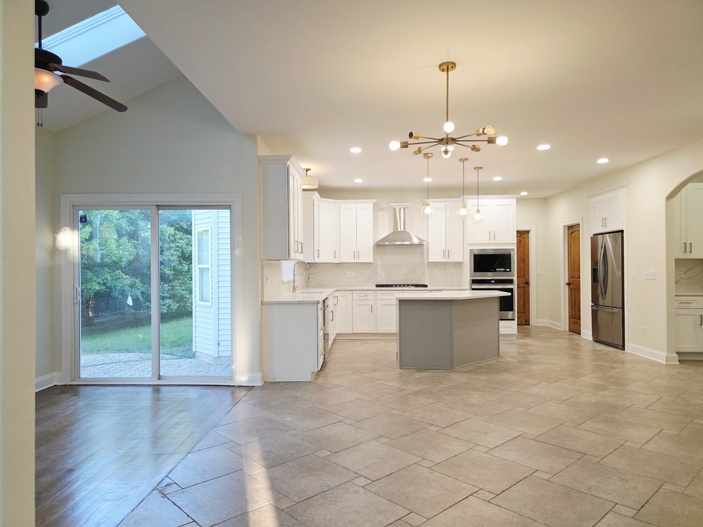 12670112 Property Photo 10
