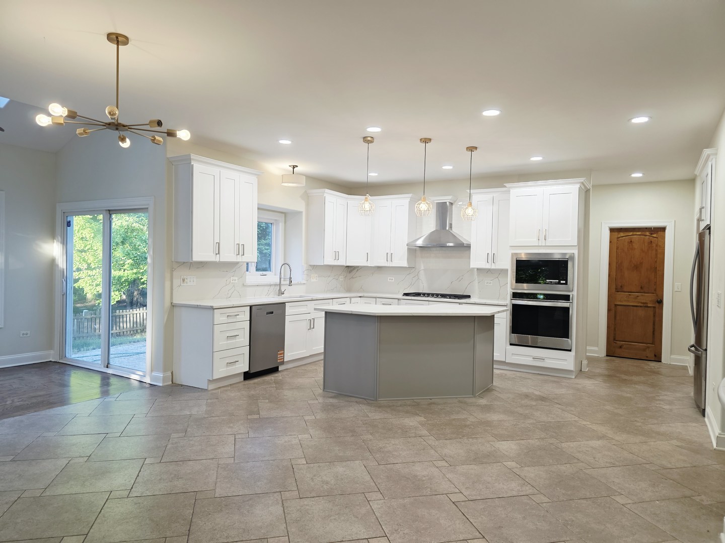 12670112 Property Photo 12