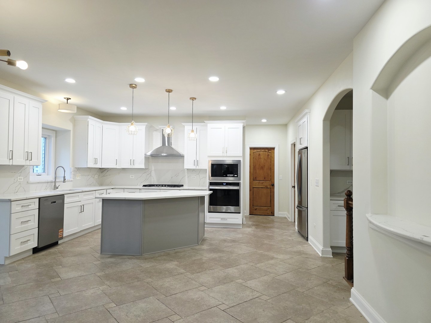 12670112 Property Photo 15