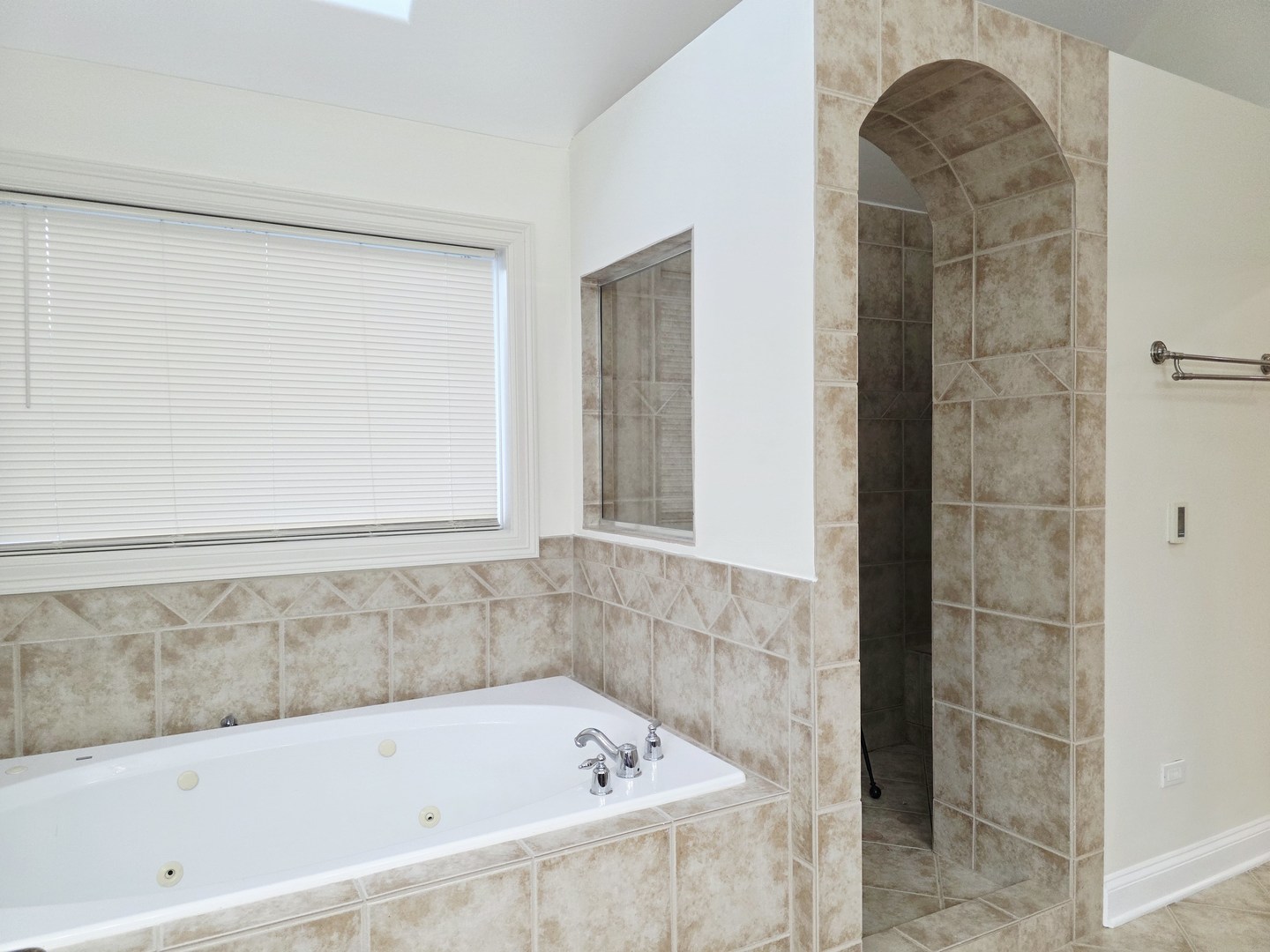 12670112 Property Photo 32