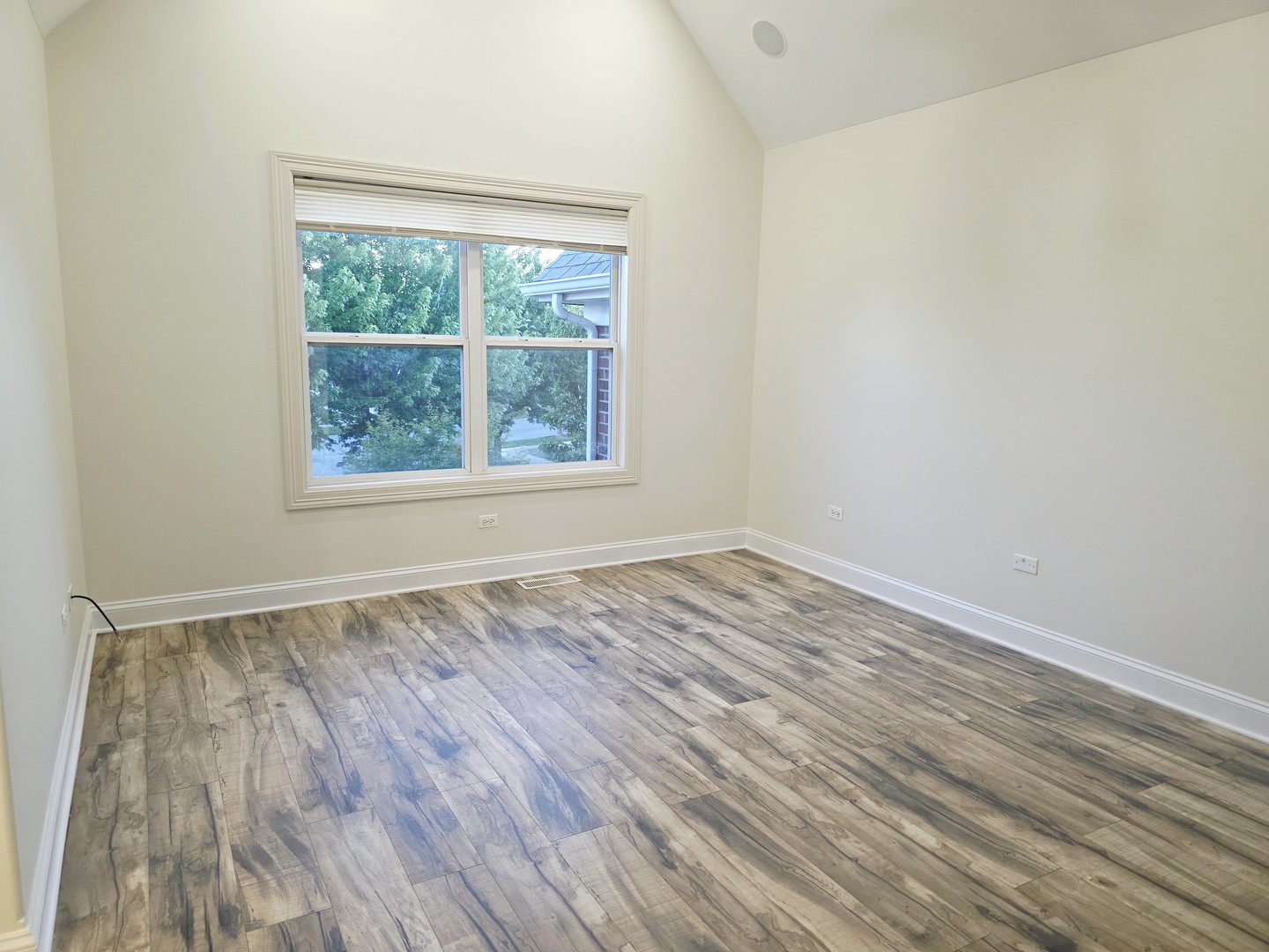 12670112 Property Photo 36