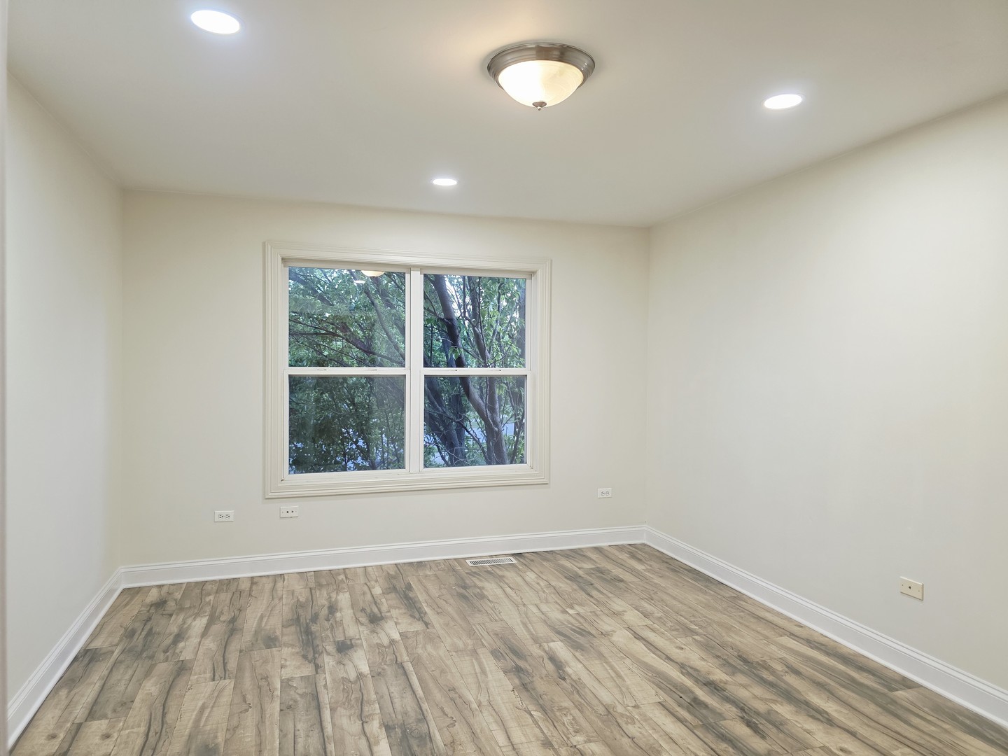 12670112 Property Photo 37