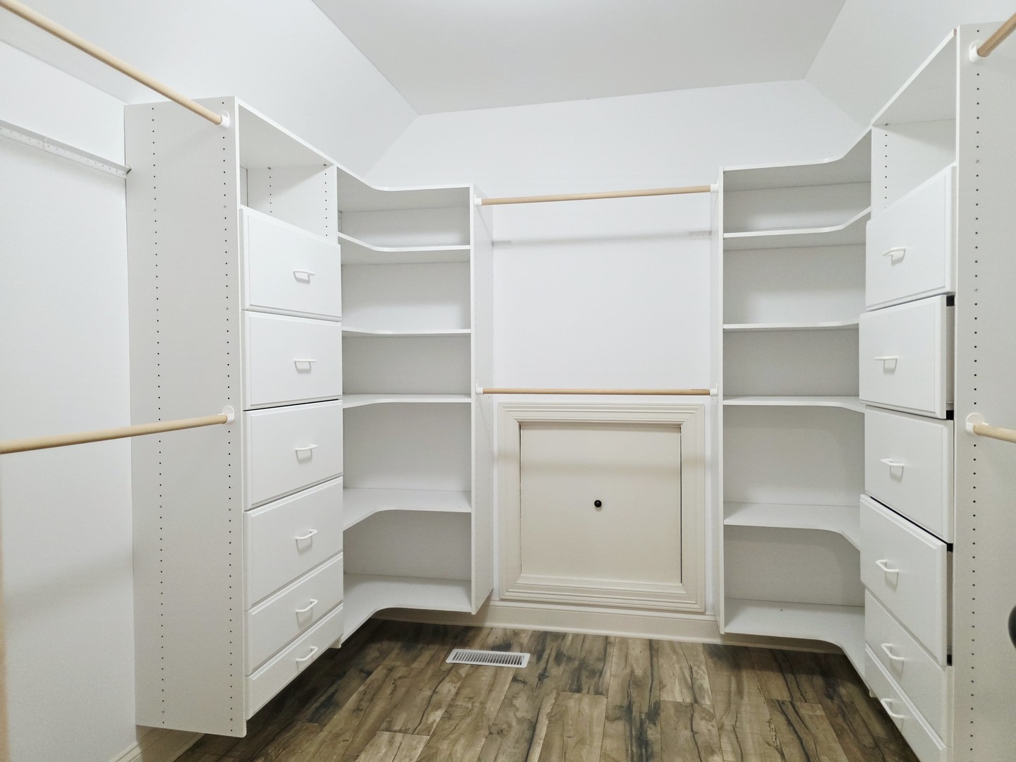 12670112 Property Photo 38