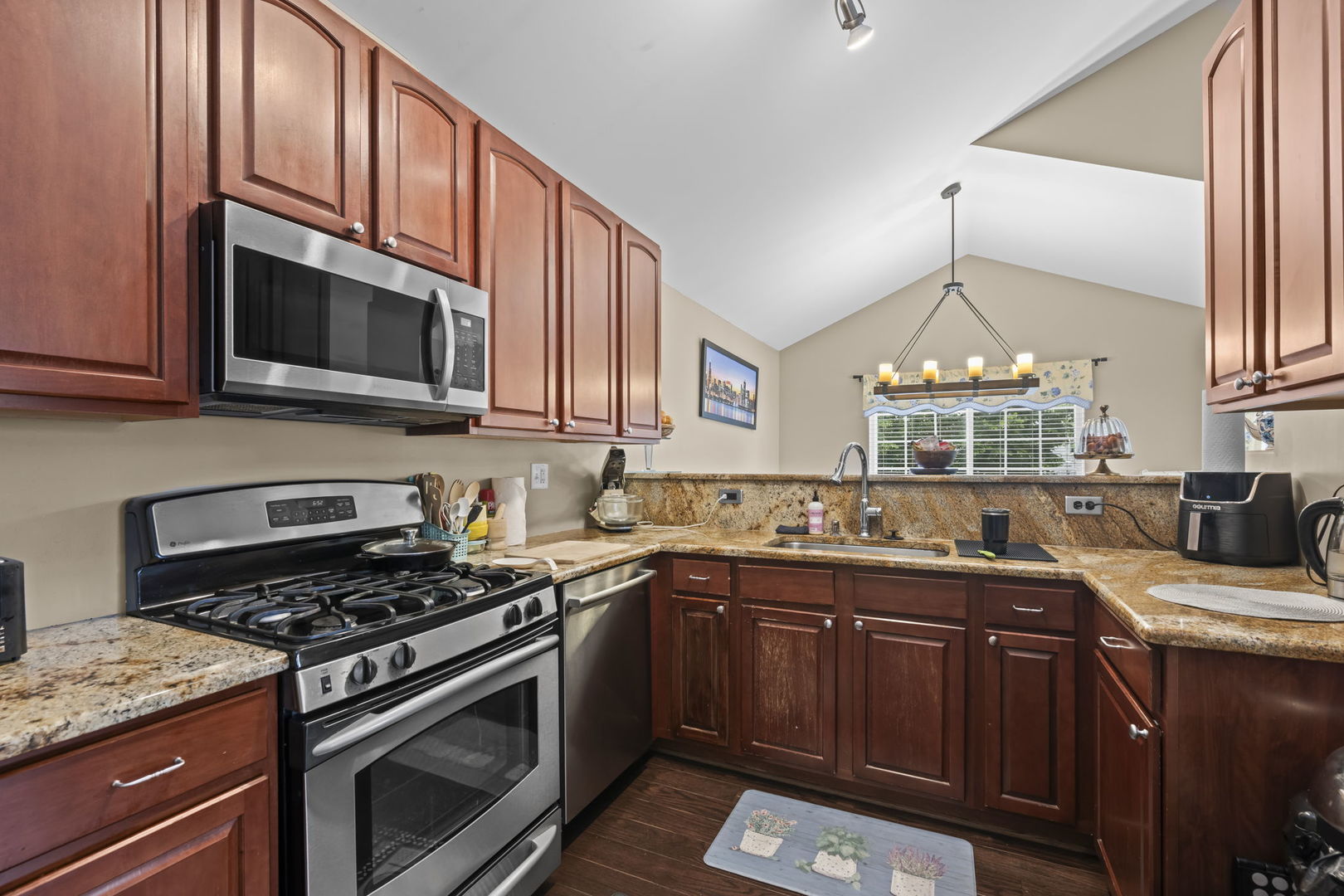 557 Cary Woods Circle Property Photo 7