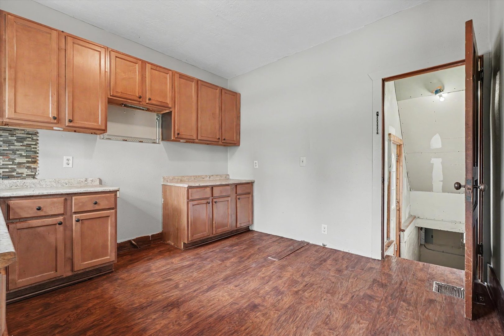 359 W State Street Property Photo 14