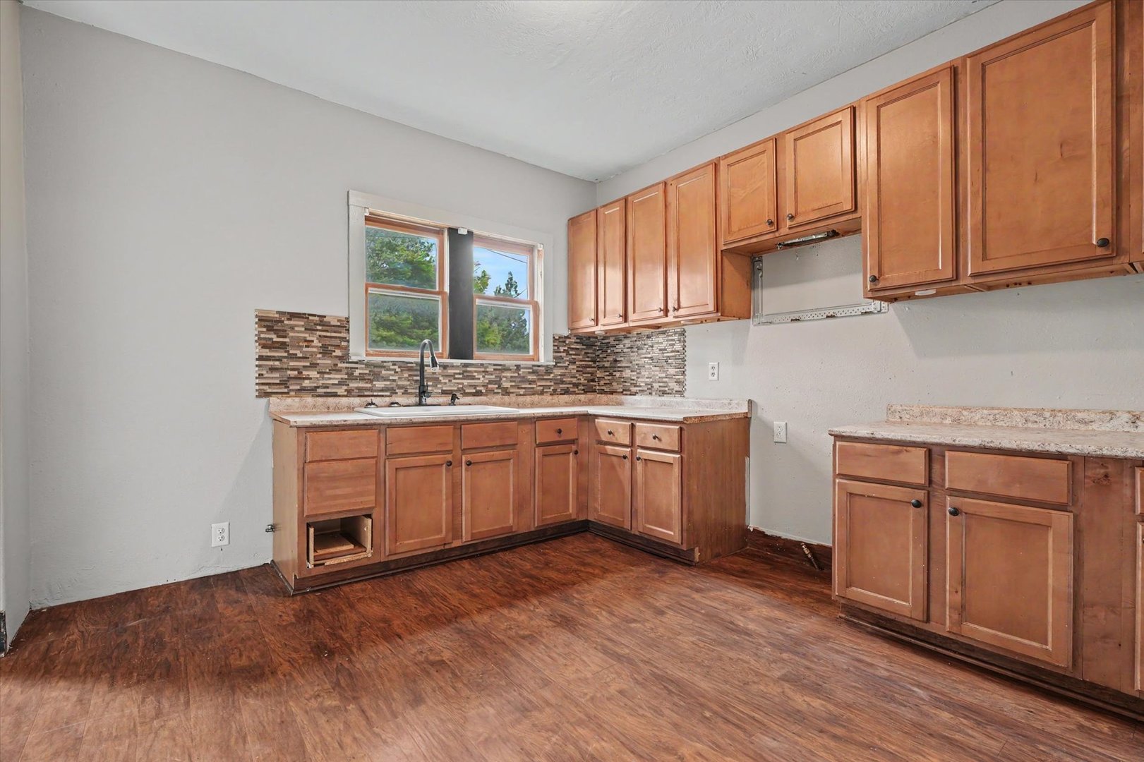 359 W State Street Property Photo 16