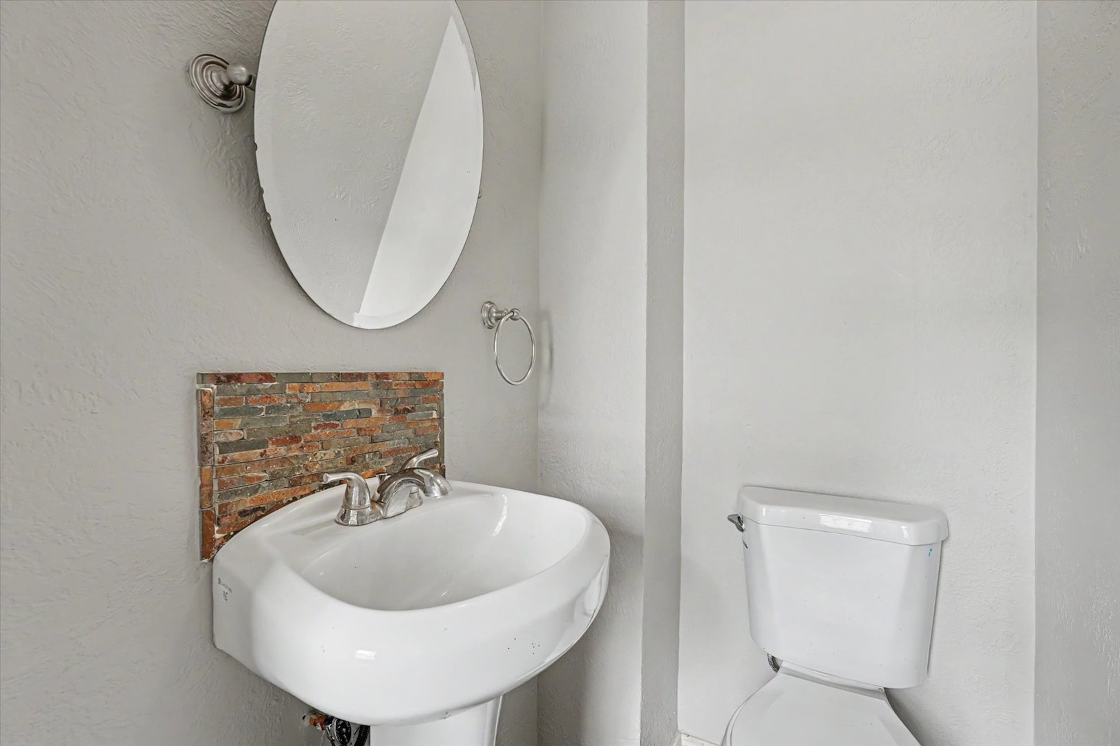 359 W State Street Property Photo 17