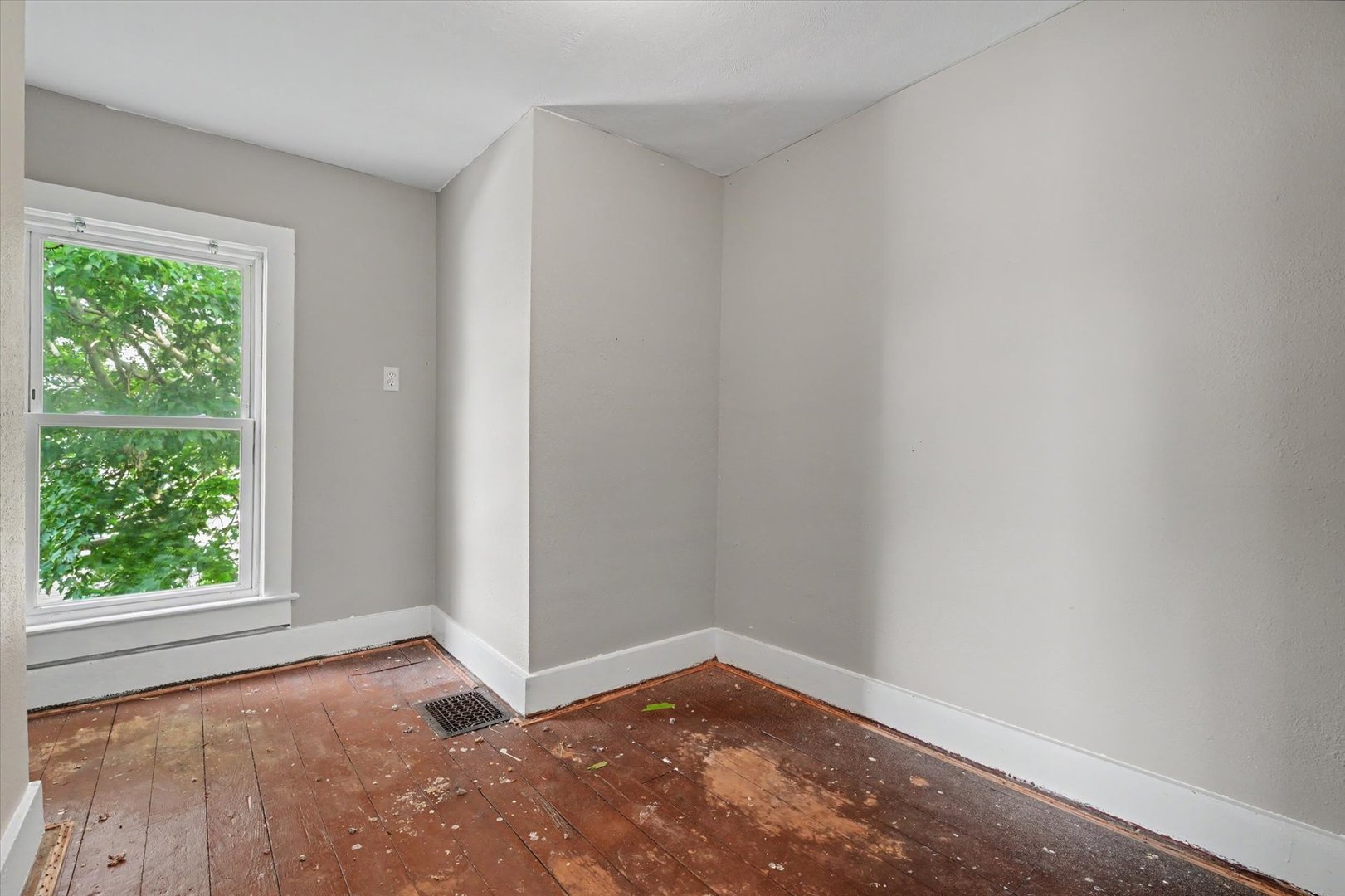 359 W State Street Property Photo 19