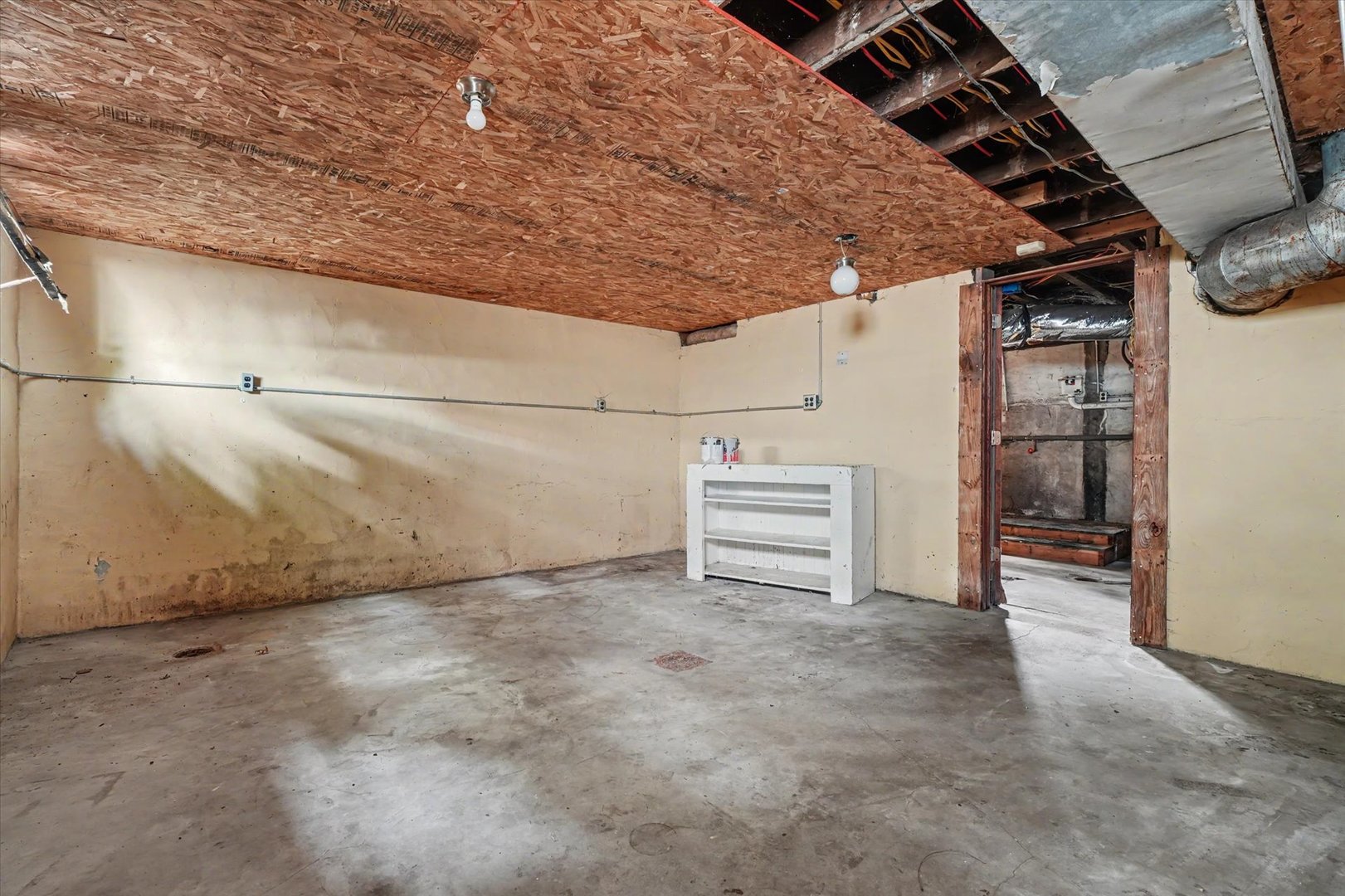 359 W State Street Property Photo 27