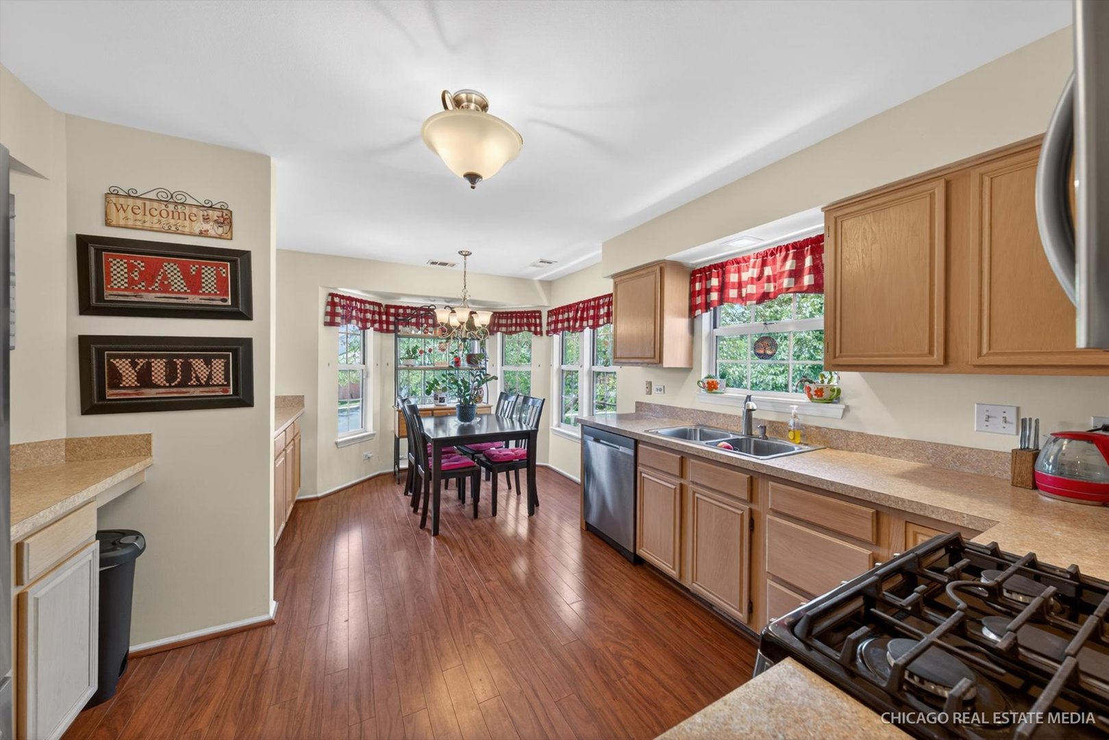 634 Village Road B Property Photo 6