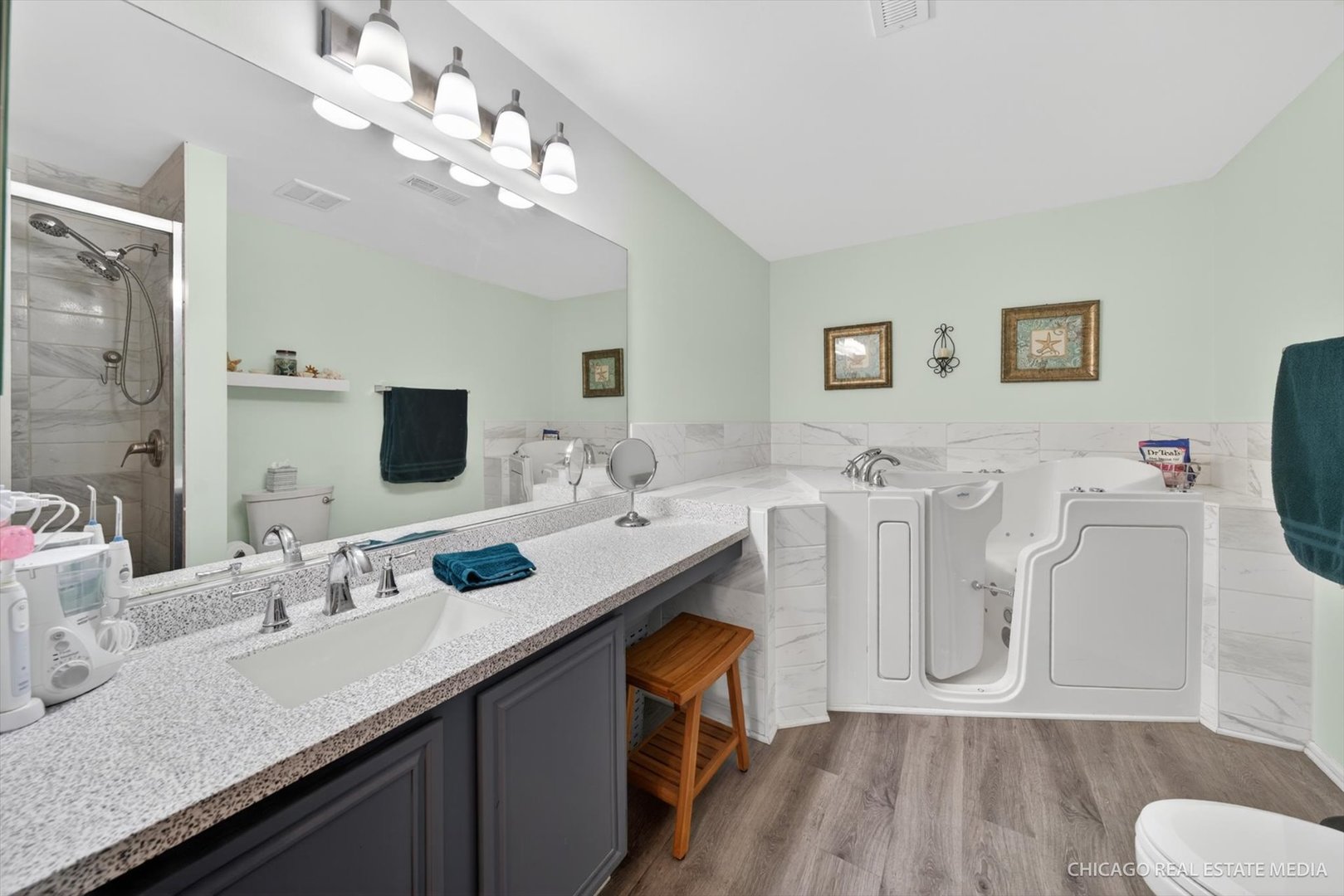634 Village Road B Property Photo 11