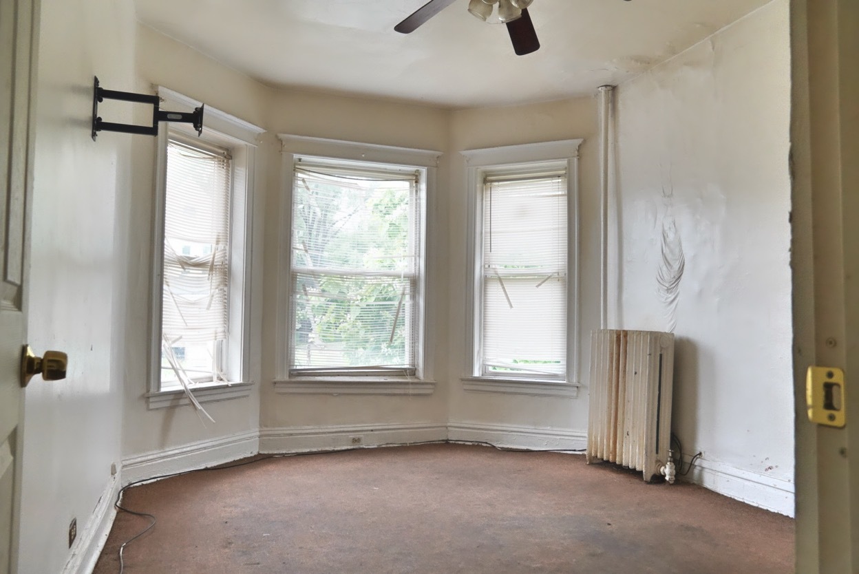 7321 S Stewart Avenue Property Photo 9