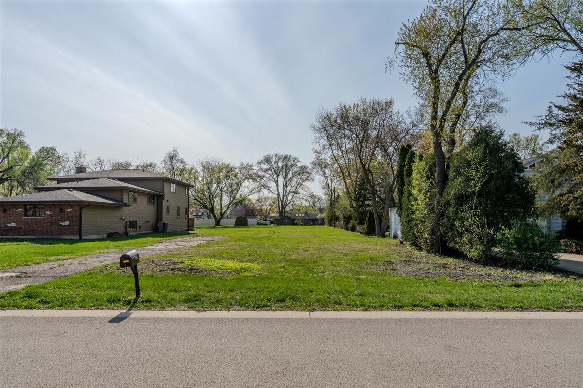 462 S Warren Avenue Property Photo 8