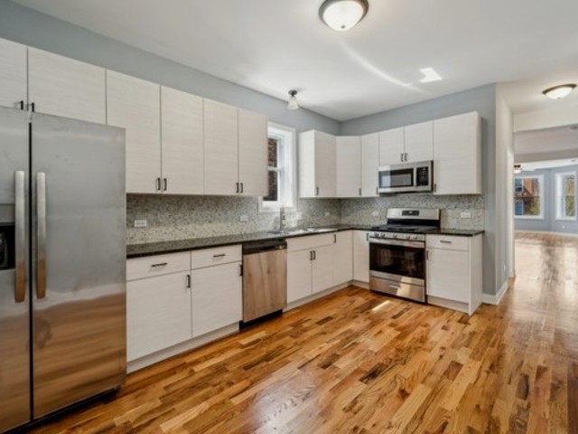 539 N Trumbull Avenue Property Photo 3