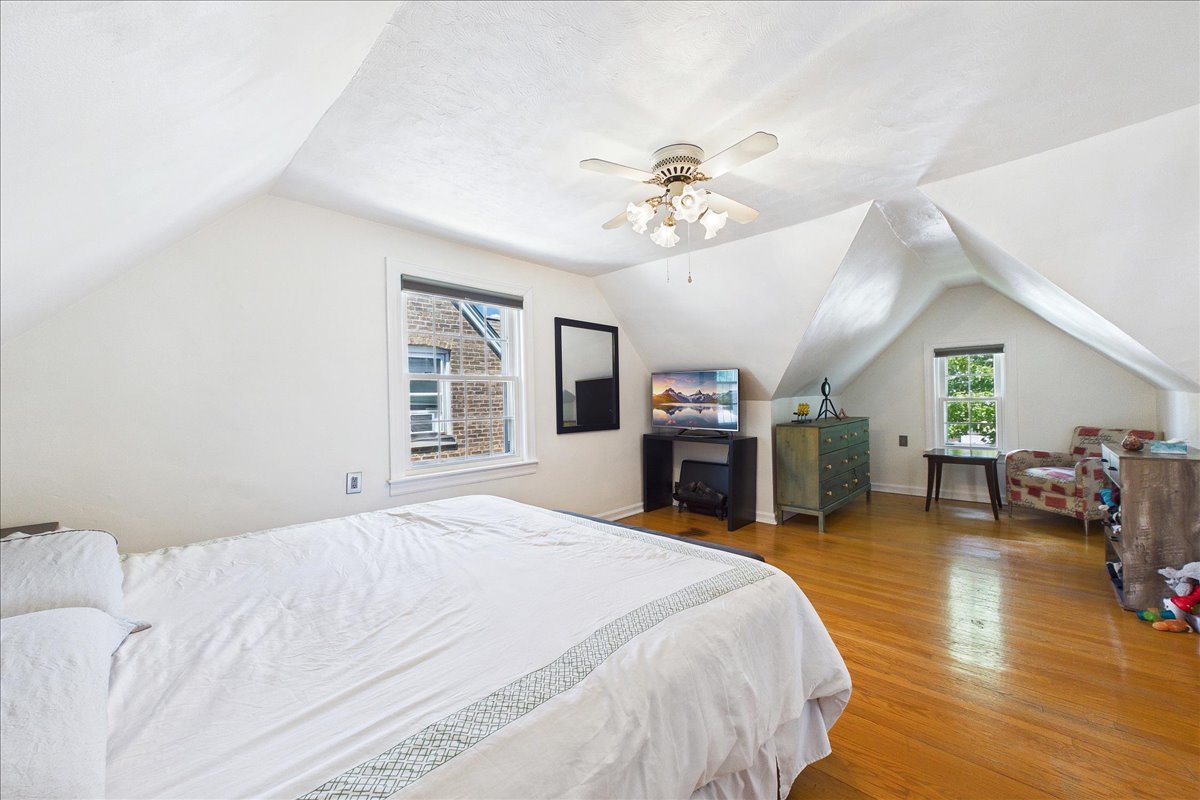 12670241 Property Photo 14
