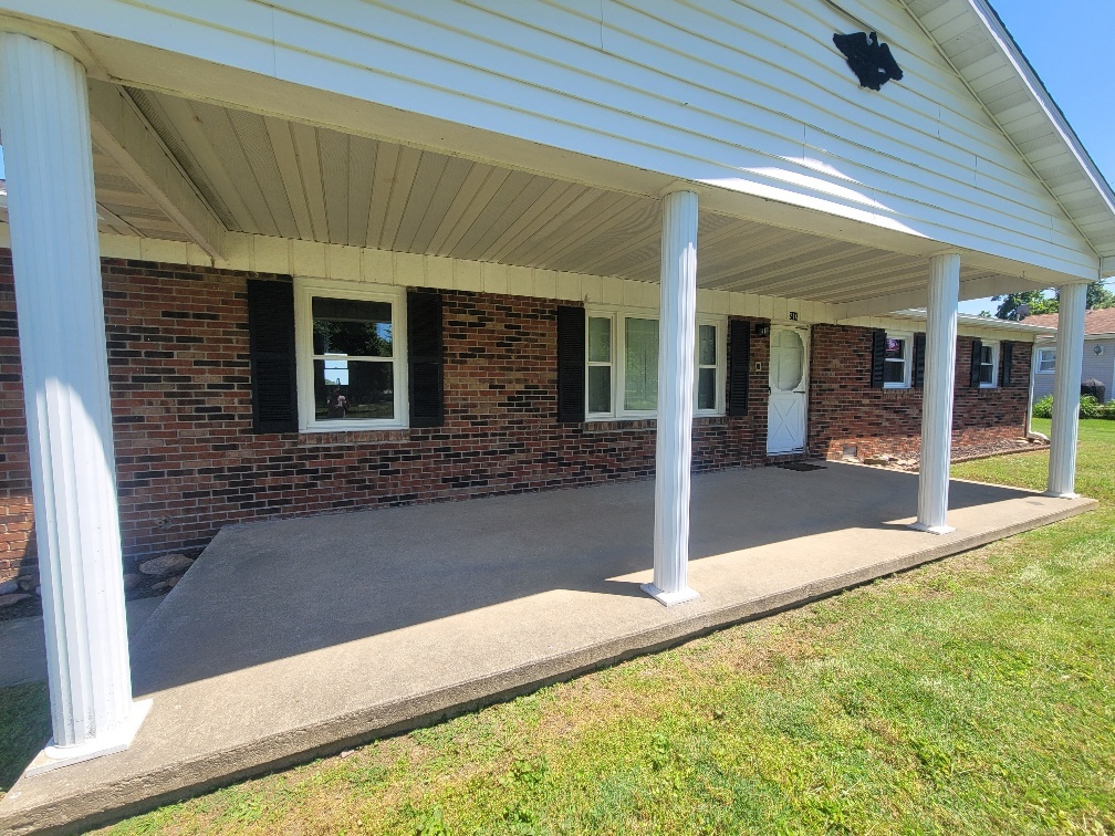 210 Brockett Street Property Photo 3